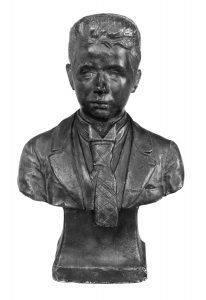 Das Foto zeigt eine Skulptur von Wilhelm Lehmbruck, die ihn selbst in jungen Jahren darstellt.